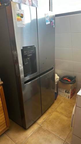 <p>Refrigerador 2 puertas LG como nuevo</p>