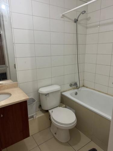 <p>Arriendo habitación, baño privado</p>