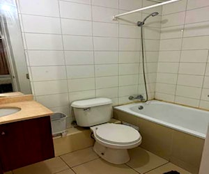 <p>Arriendo habitación, baño privado</p>