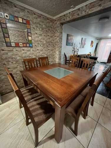 <p>Comedor de 8 sillas</p>