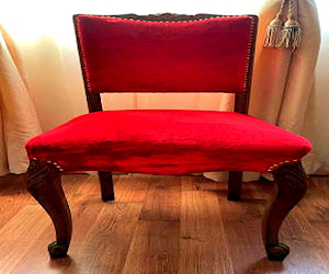 <p>Silla estilo Luis XV</p>