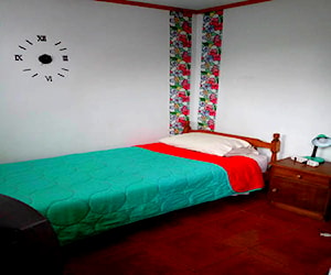 <p>Arriendo pieza con entrada y baño independiente.</p> image