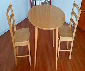 <p>Juego Mesa y 2 sillas Madera</p>