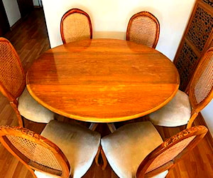 <p>Mesa y sillas comedor</p>