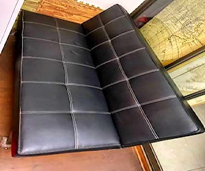 <p>Futon Negro buen estado</p>