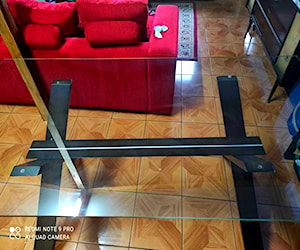 <p>vendo mesa comedor</p>