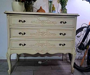 <p>Buffet francés color blanco pátina</p>