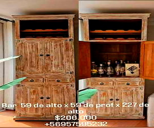 <p>Mueble bar de madera</p>