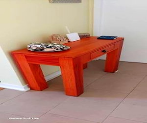 <p>Mesa de arrimo</p>