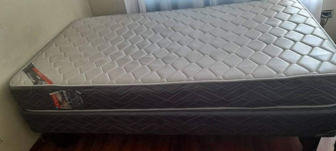 <p>Vendo cama</p>