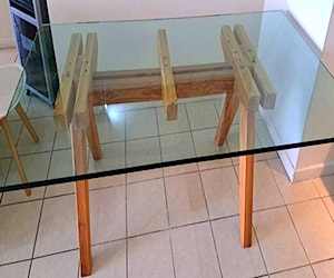 <p>SE VENDE MESA DE COMEDOR DE VIDRIO TEMPLADO</p>