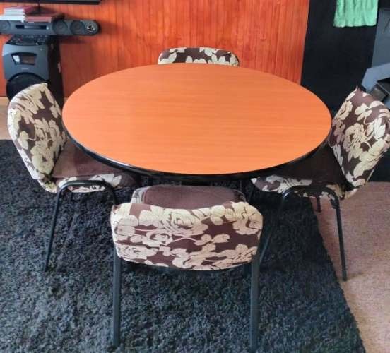 <p>Mesa comedor redonda</p>