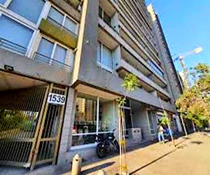 <p>Arriendo pieza, pleno centro de Santiago</p>