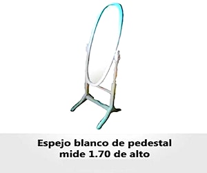 <p>Espejo de pedestal ovalado estilo vintage</p>