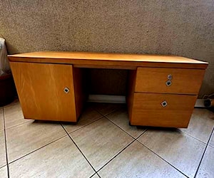 <p>Mueble cajonera con ruedas</p>