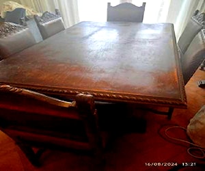 <p>JUEGO DE COMEDOR ANTIGUO</p>