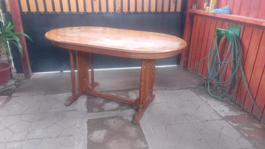 <p>COMEDOR OVALADO CON EXTENSIÓN</p>