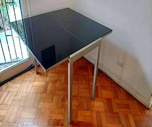 <p>Mesa comedor y 6 sillas</p>