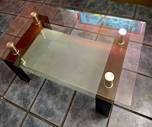 <p>Mesa de centro de vidrio</p>