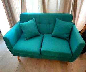 <p>Sofa de dos puestos</p>