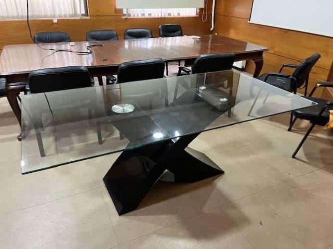 <p>Comedor mesa cristal 8 personas</p>