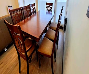 <p>Comedor de ocho sillas</p>