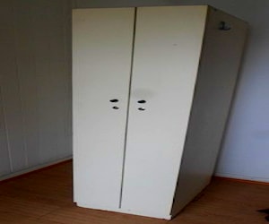 <p>Mueble Closet tipo locker</p>