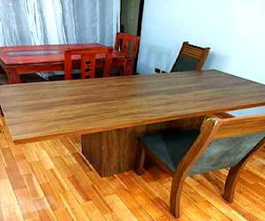 <p>Mesa de madera</p>