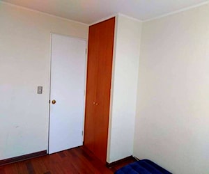 <p>Se arrienda habitacion</p>