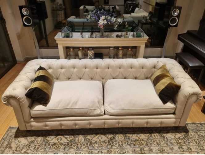 <p>Sofa Chesterfield</p>