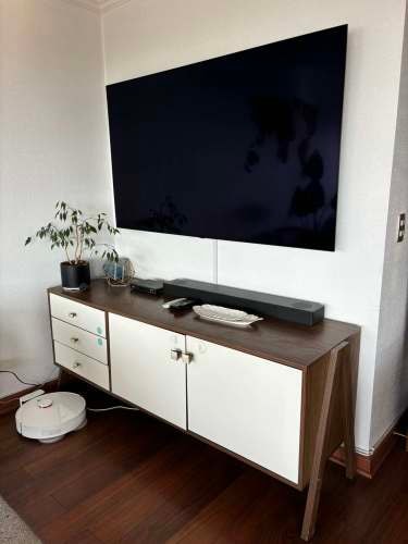 <p>Mueble con cajonera y estantería interna</p>