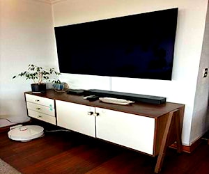 <p>Mueble con cajonera y estantería interna</p>