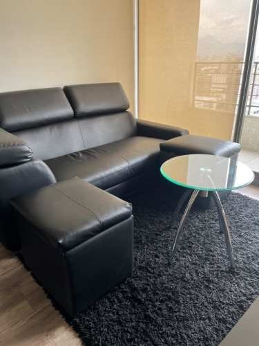 <p>VENDO SILLÓN, 2PUFF, ALFOMBRA Y MESA DE CENTRO *NEGOCIABLE*</p>