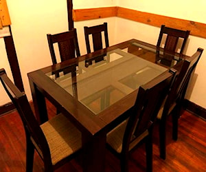 <p>Vendo comedor para 6 personas como nuevo!</p>