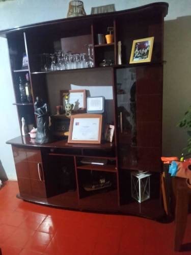 <p>Mueble de TV antiguo</p>