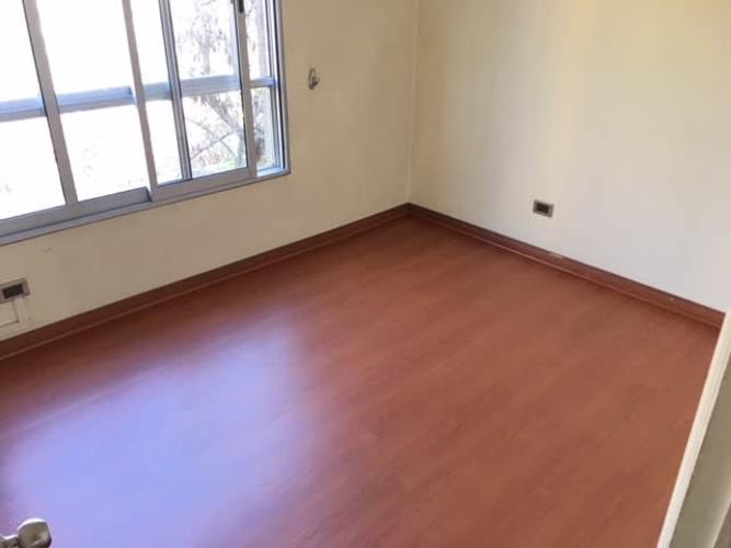 <p>Arriendo Pieza, Cerca metro santa ana y Cumming</p>