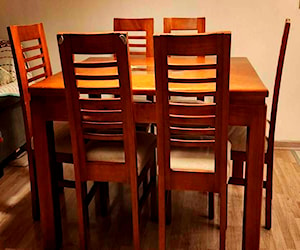 <p>Juego Comedor con 6 sillas</p>