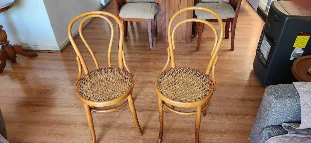 <p>Sillas Thonet</p>