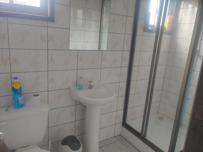 <p>Arriendo Pieza en cabaña compartida para mujeres</p> image