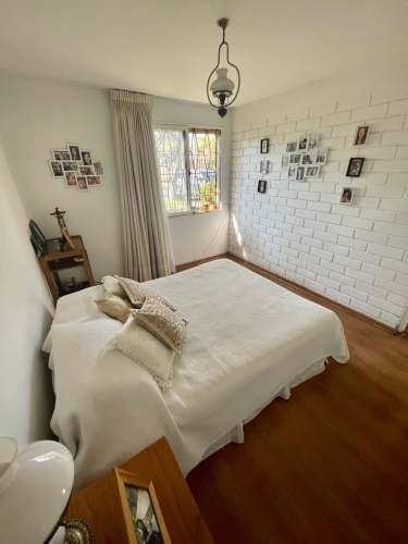 <p>Pieza amoblada cama matrimonial, baño compartido con una persona en Las Condes..</p> image