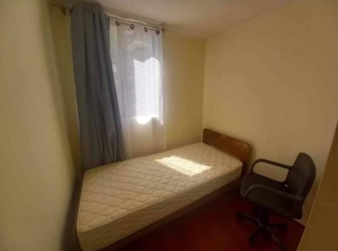 <p>Arriendo habitación Estudiante metro Bustamante</p>