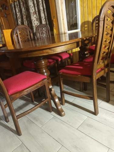 <p>Se vende juego de comedor 6 sillas</p>