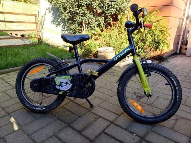 Bicicleta BTWIN aro 16 (4 a 8 años).