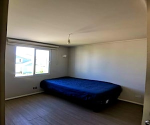 <p>Arriendo habitación baño compartido. Placilla, Valparaíso.</p>