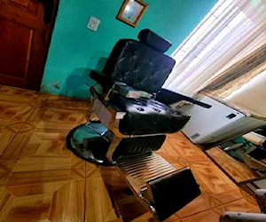 <p>VENDO SILLÓN BARBERO</p>