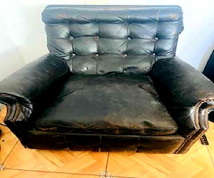 <p>Sillon de Cuero clasico $35.000</p>