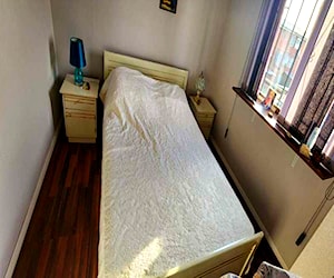 <p>Cama 2 plazas y veladores</p>