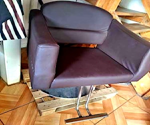 <p>silla de barbería o peluqueria</p>