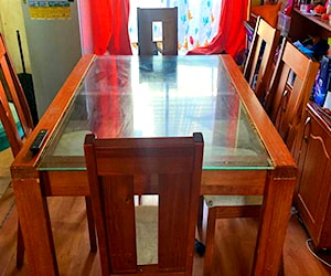 <p>Comedor 6 sillas cubierta vidrio</p>