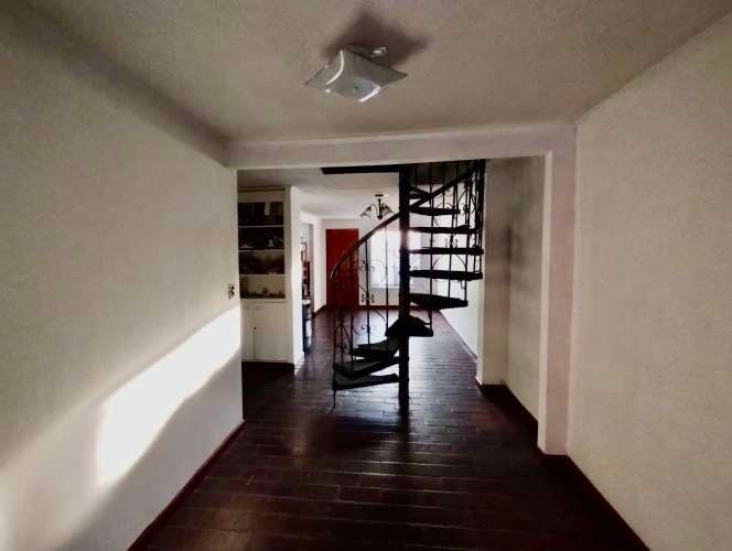 EXCELENTE CASA FAMILIAR, CONDOMINIO LOS NOGALES DE PEÑALOLEN